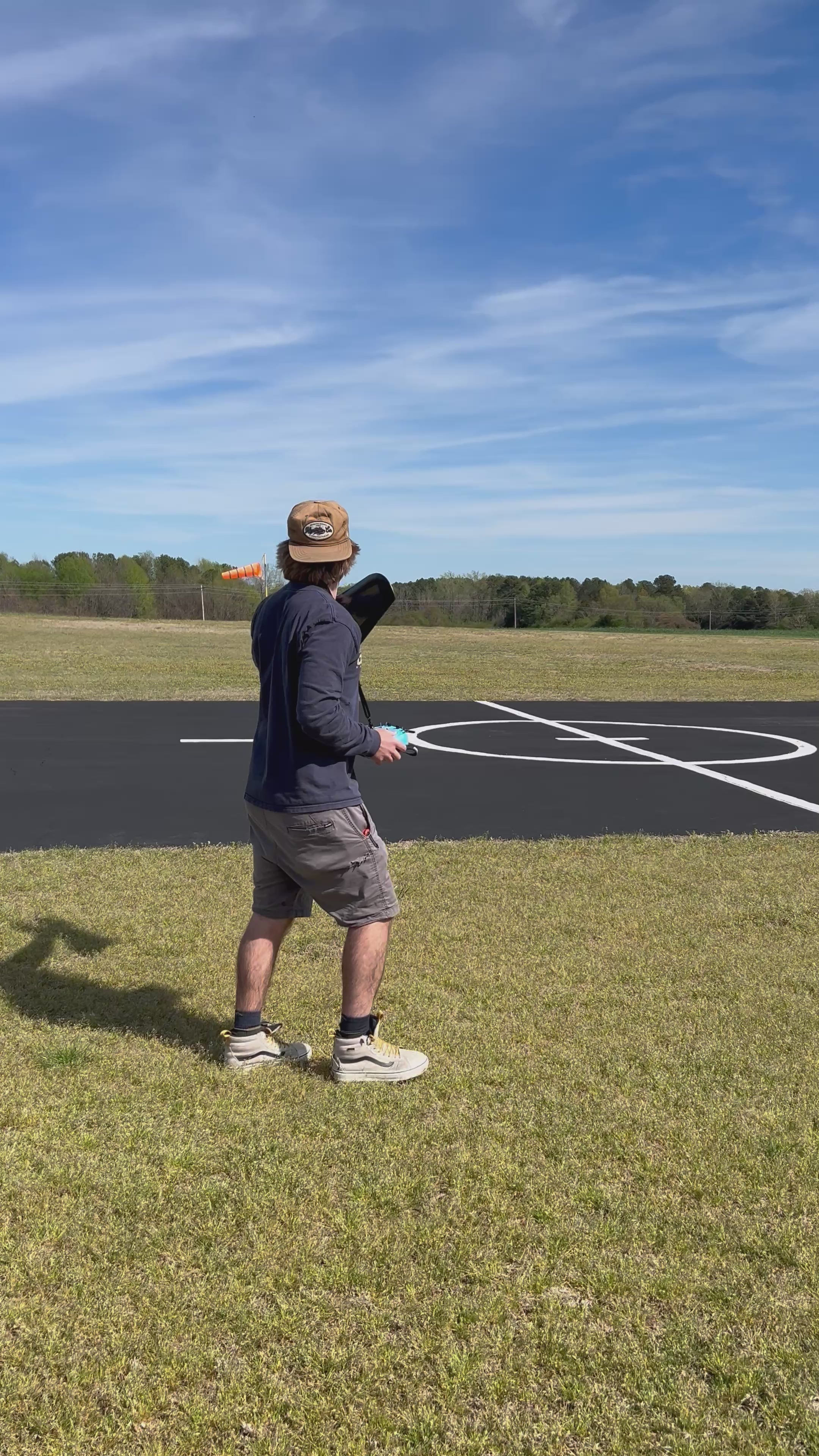 Load video: Onyx Blade Vertical Hand Launch